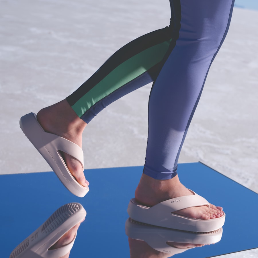 Women Crocs - Getaway Platform Flip