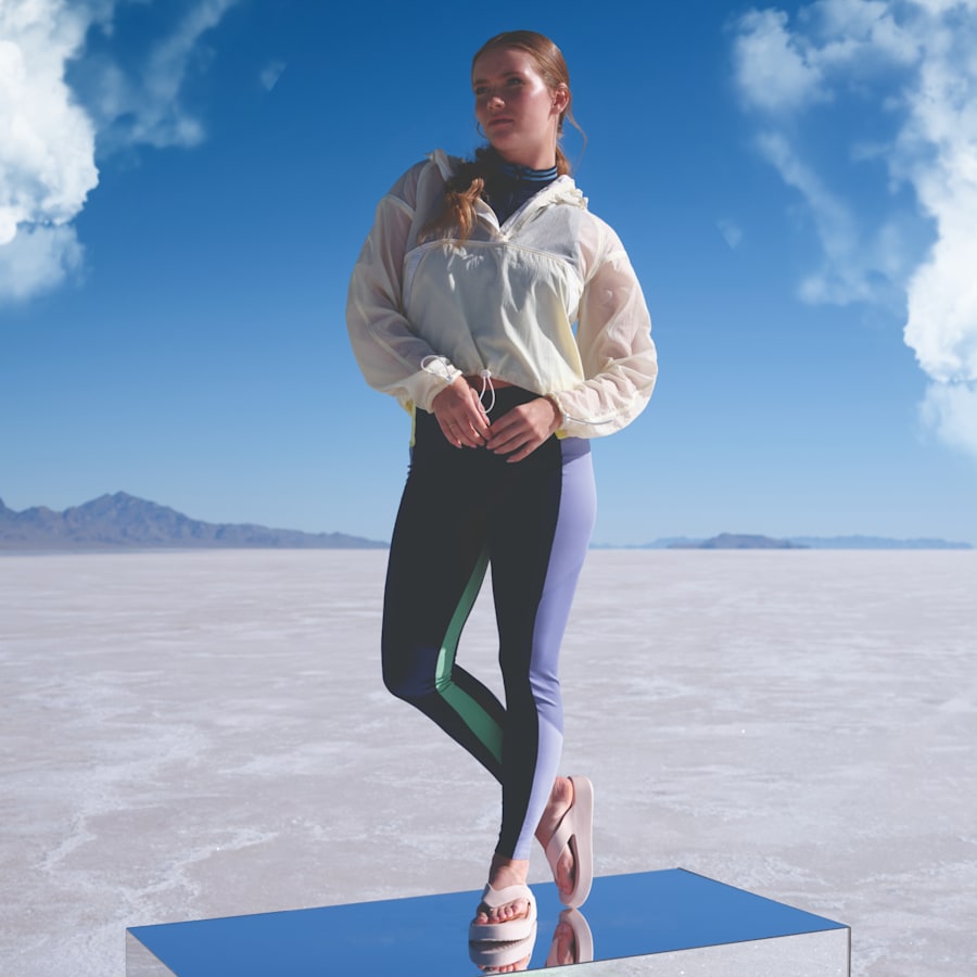 Women Crocs - Getaway Platform Flip