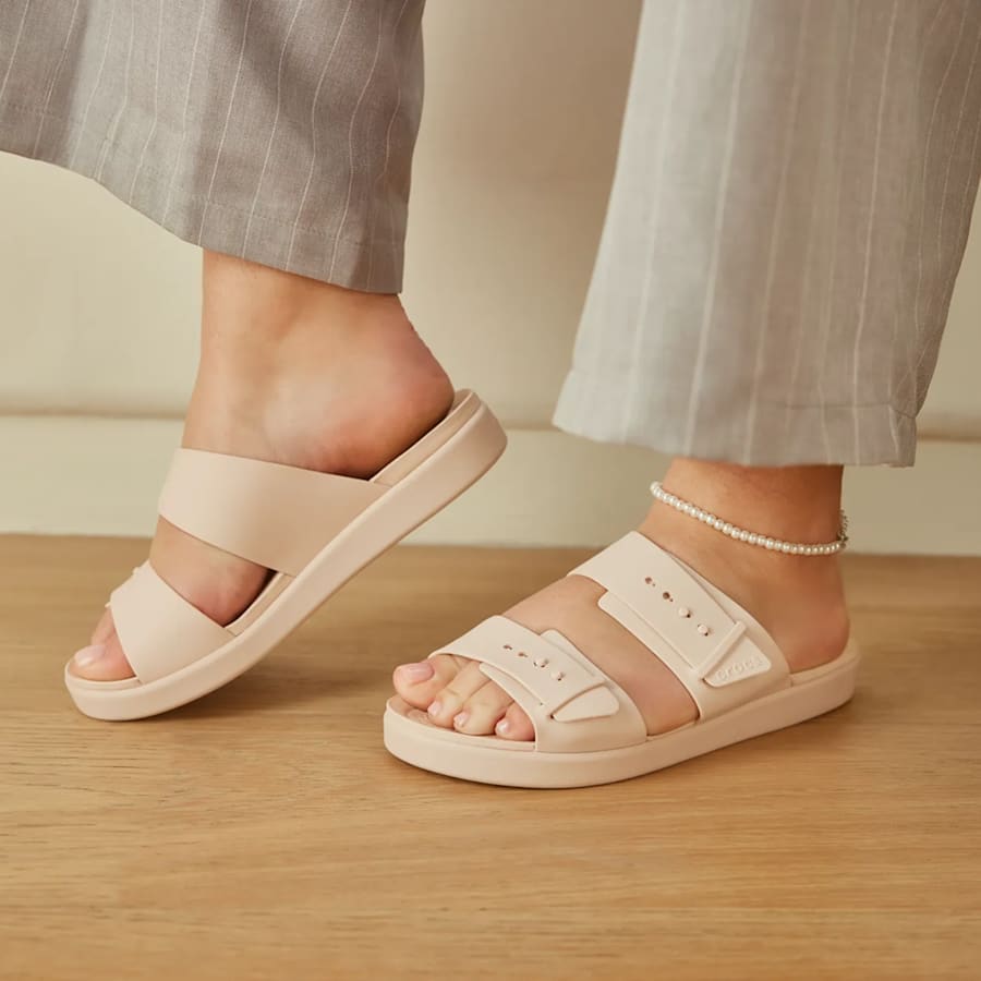 Women Crocs - Brooklyn Buckle Low Low