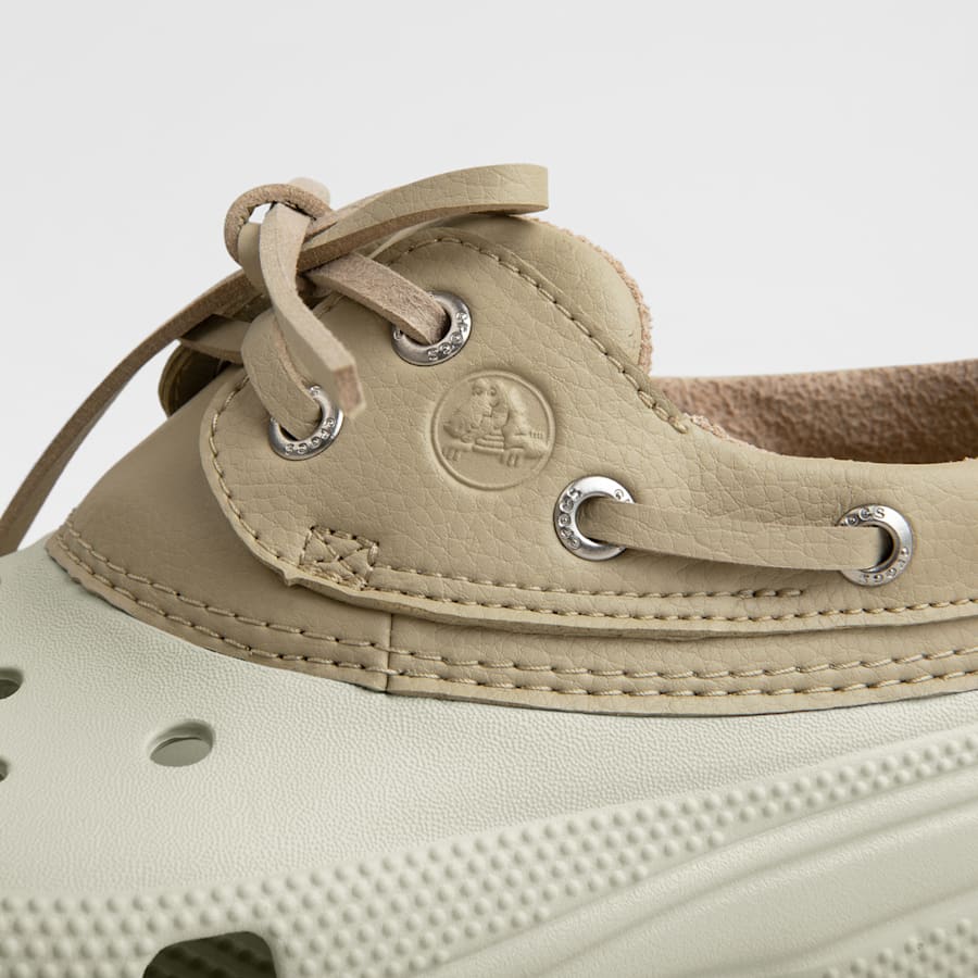 Women / Men Crocs - Classic Boat Shoe